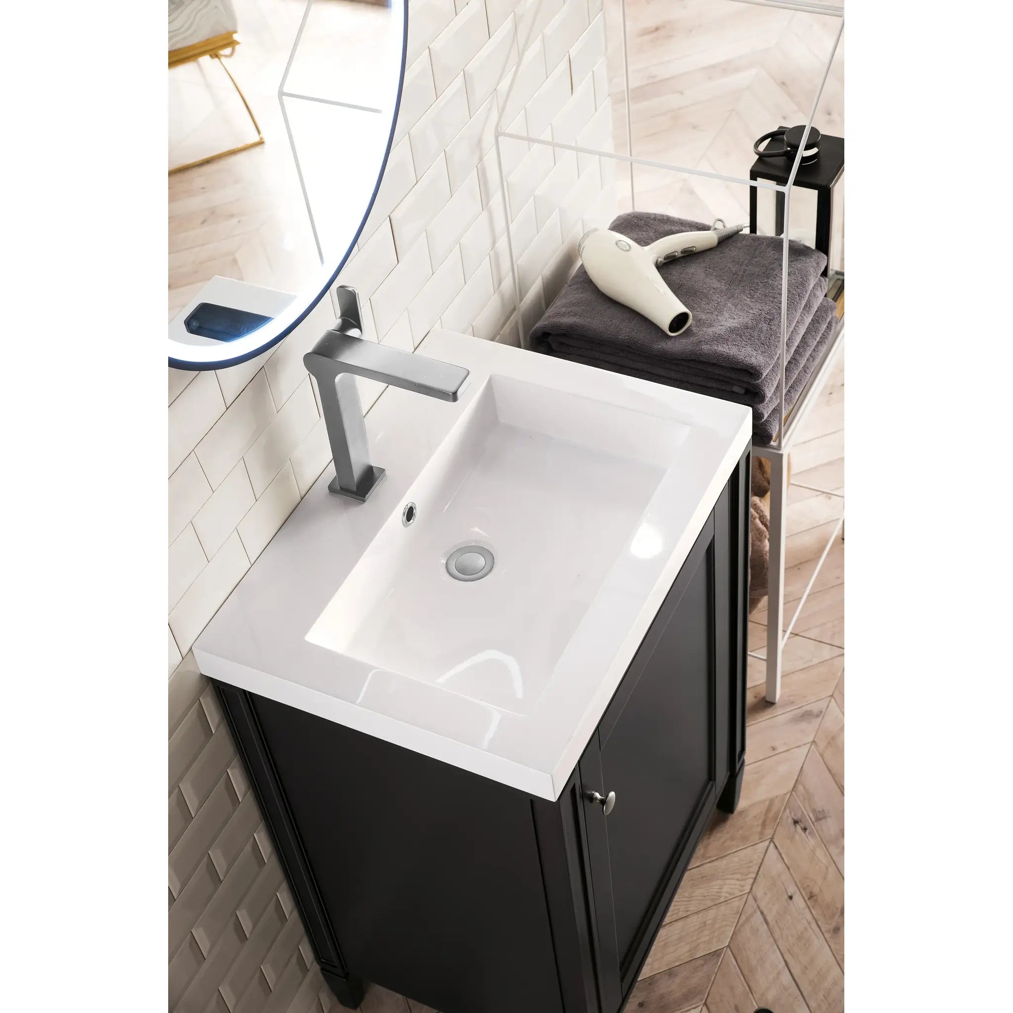 24" Britannia Single Vanity in Black Onyx-White Glossy image 4