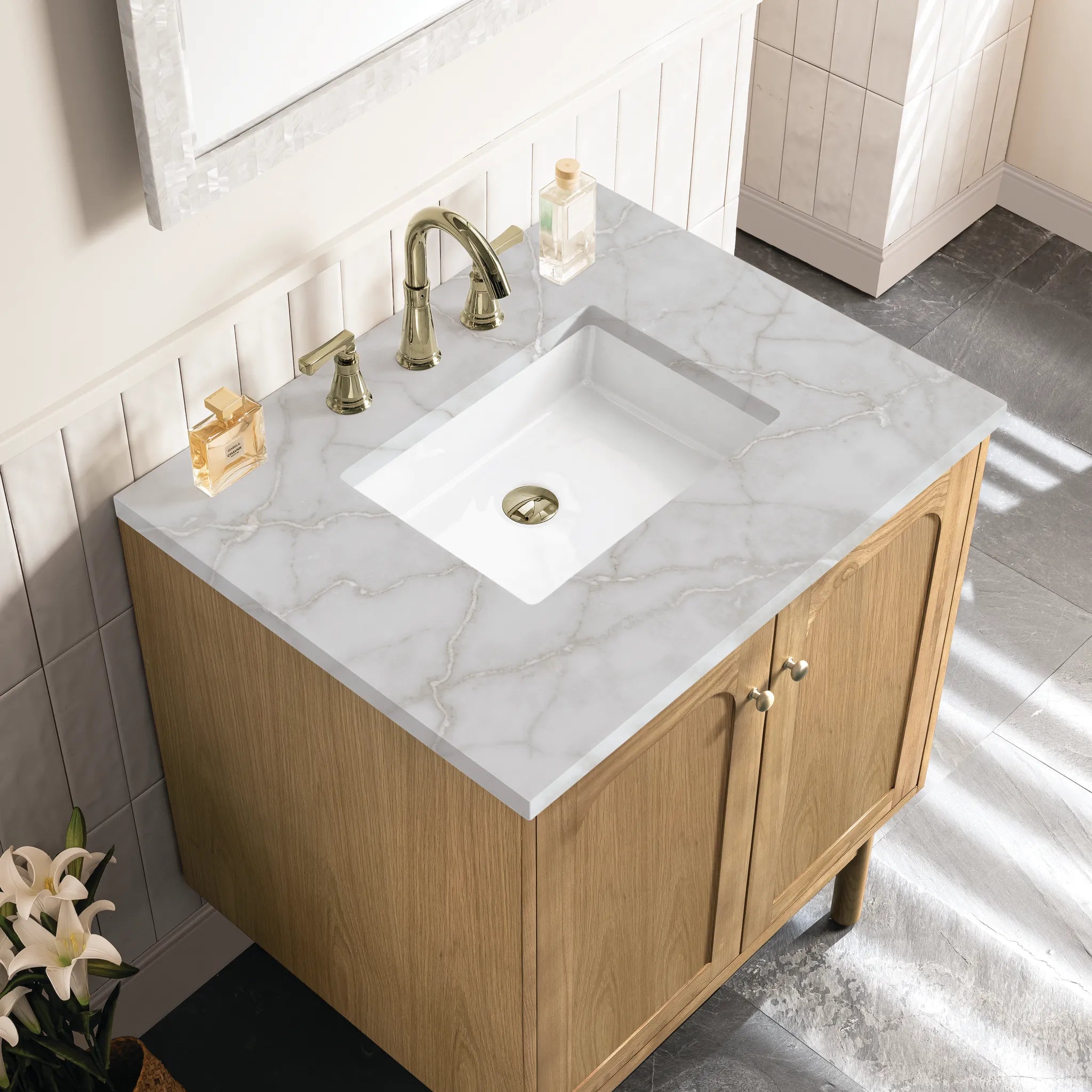 30" Laurent Single Vanity in Light Natural Oak-Victorian Silver Silestone-8" Widespread image 9