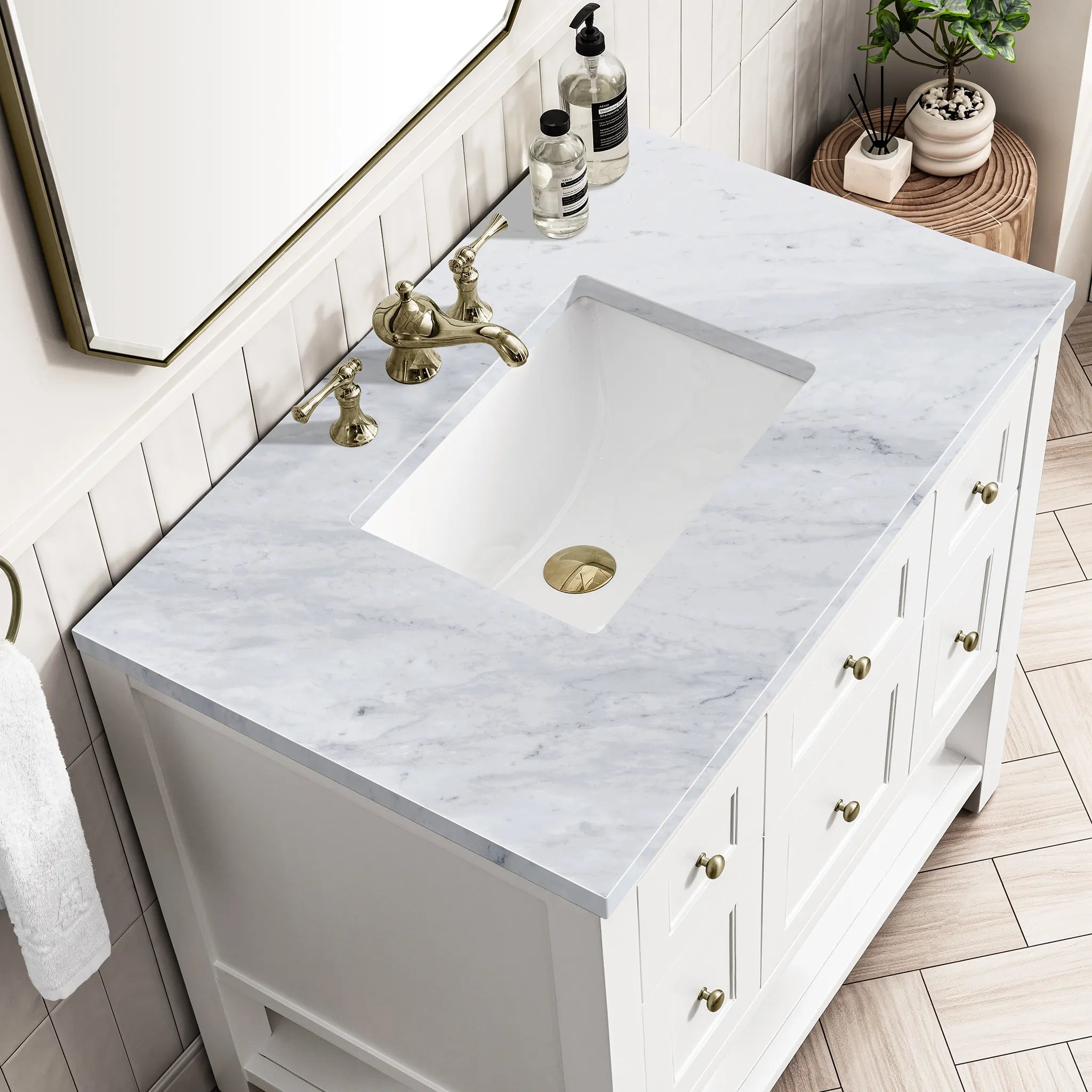 36" Breckenridge Single Vanity in Bright White-Carrara White Marble-8" Widespread image 4