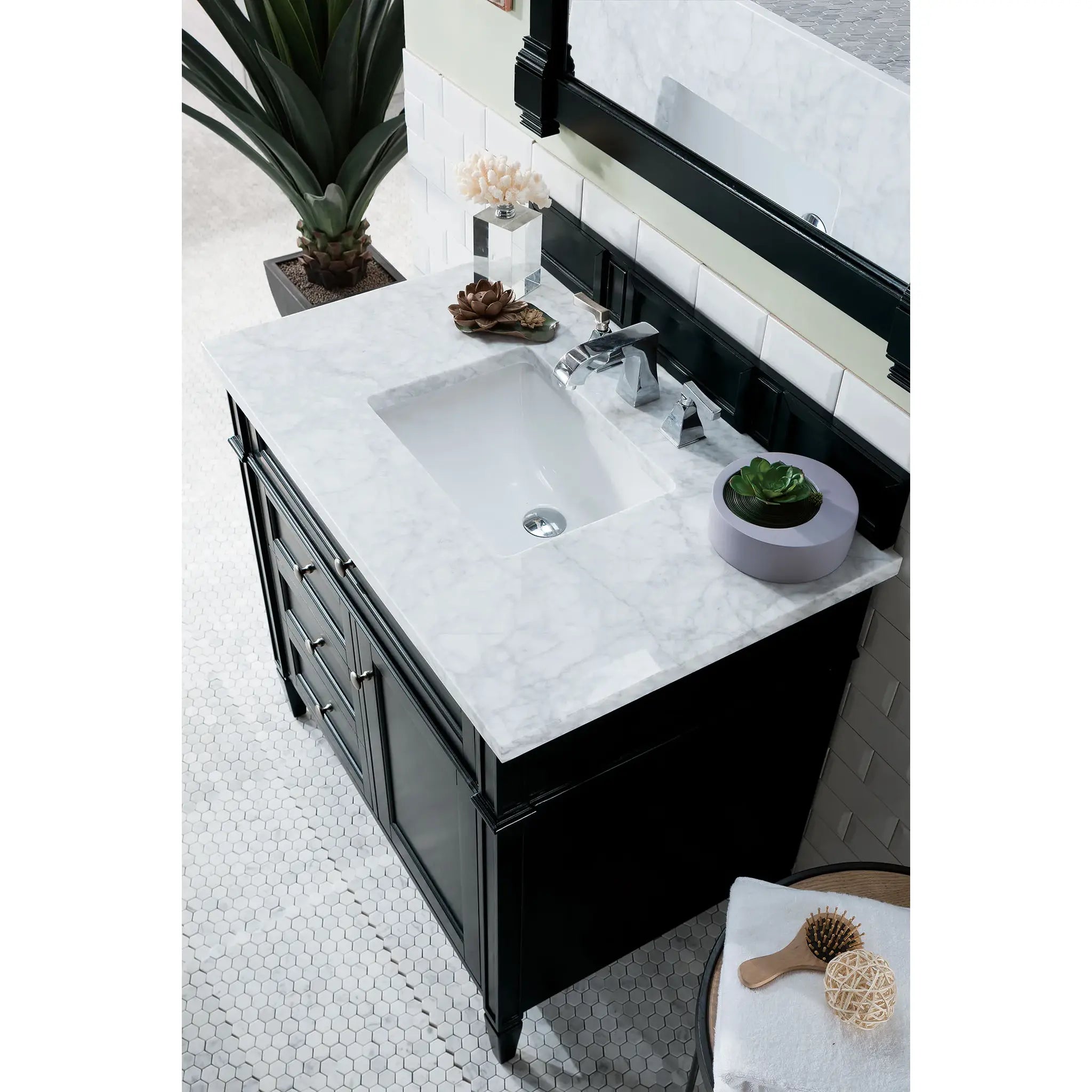36" Brittany Single Vanity in Black Onyx-Carrara White Marble-8" Widespread image 4
