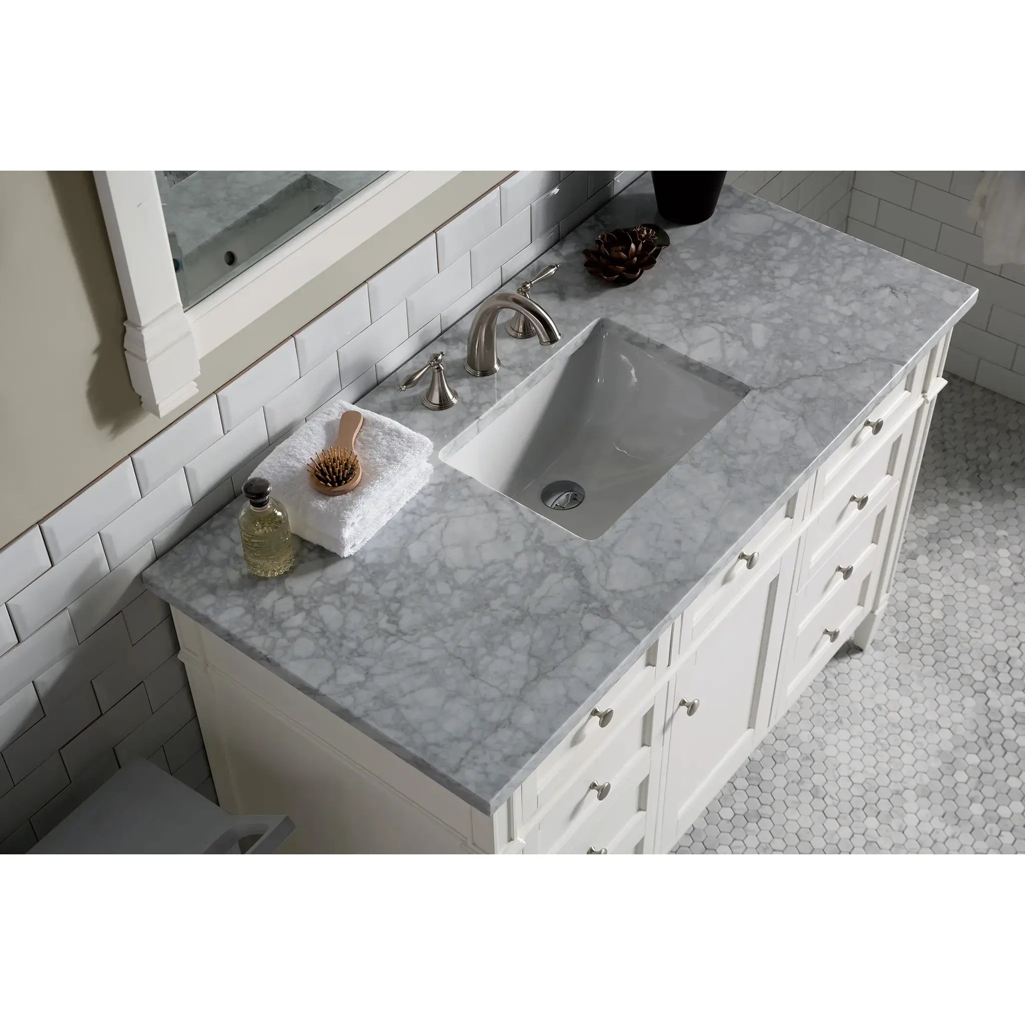 48" Brittany Single Vanity in Bright White-Carrara White Marble-8" Widespread image 2