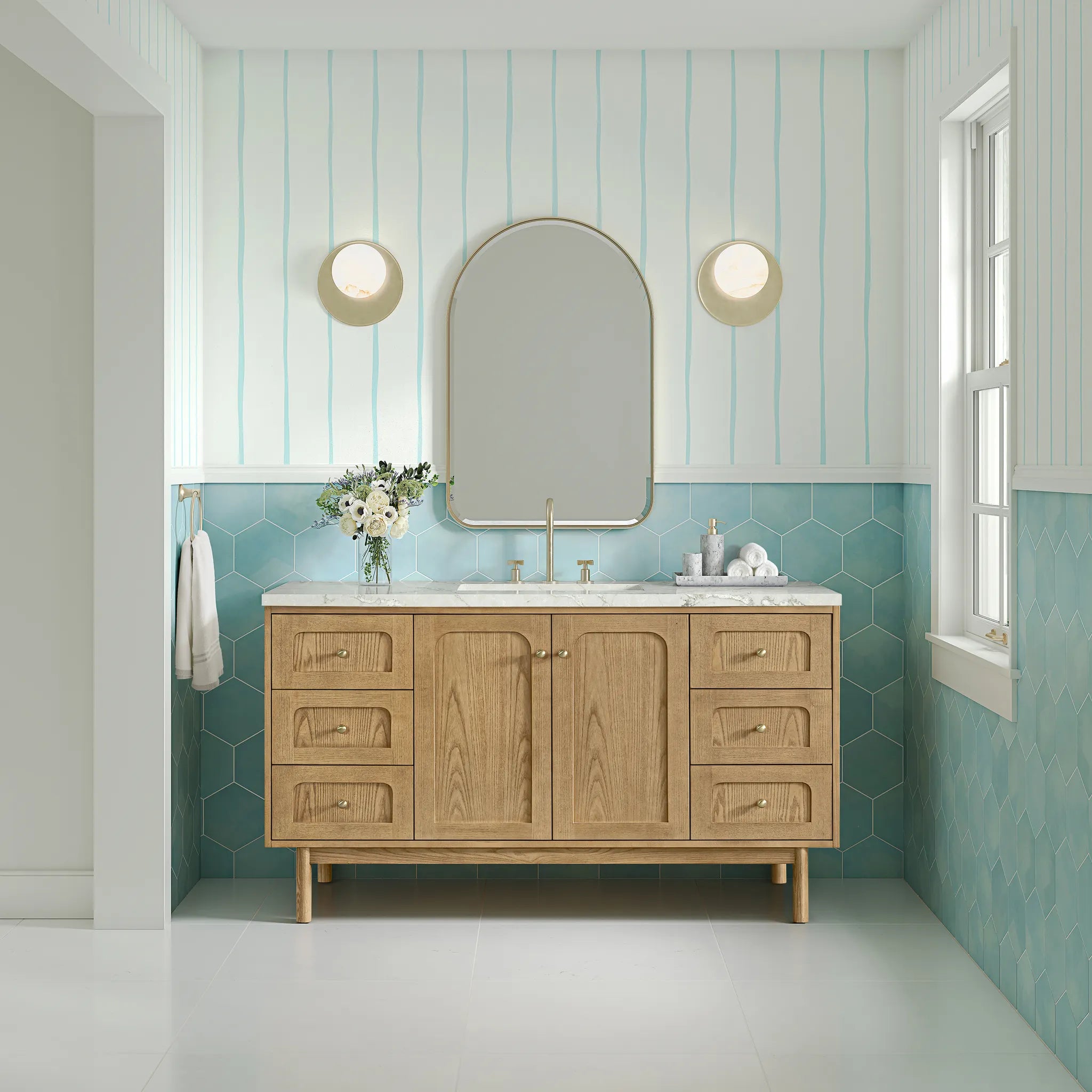60" Laurent Single Vanity in Light Natural Oak, Wireless Charger-Victorian Silver Silestone-8" Widespread image 4