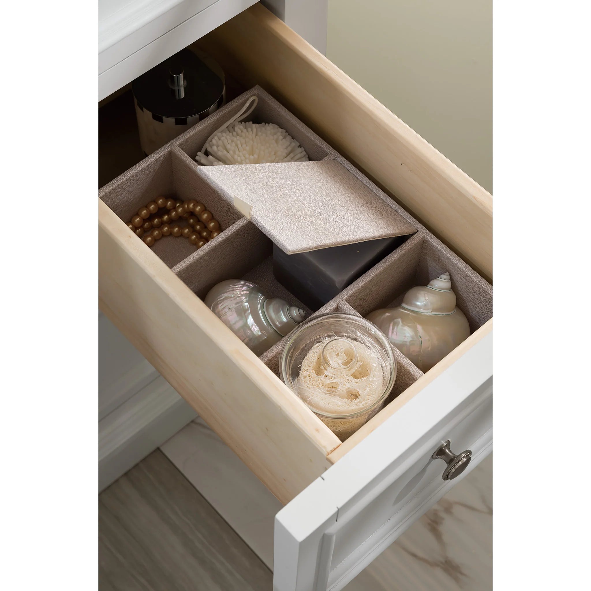 de-soto-30-single-vanity-in-bright-white-by-james-martin-vanities-siberian-silestone image 3