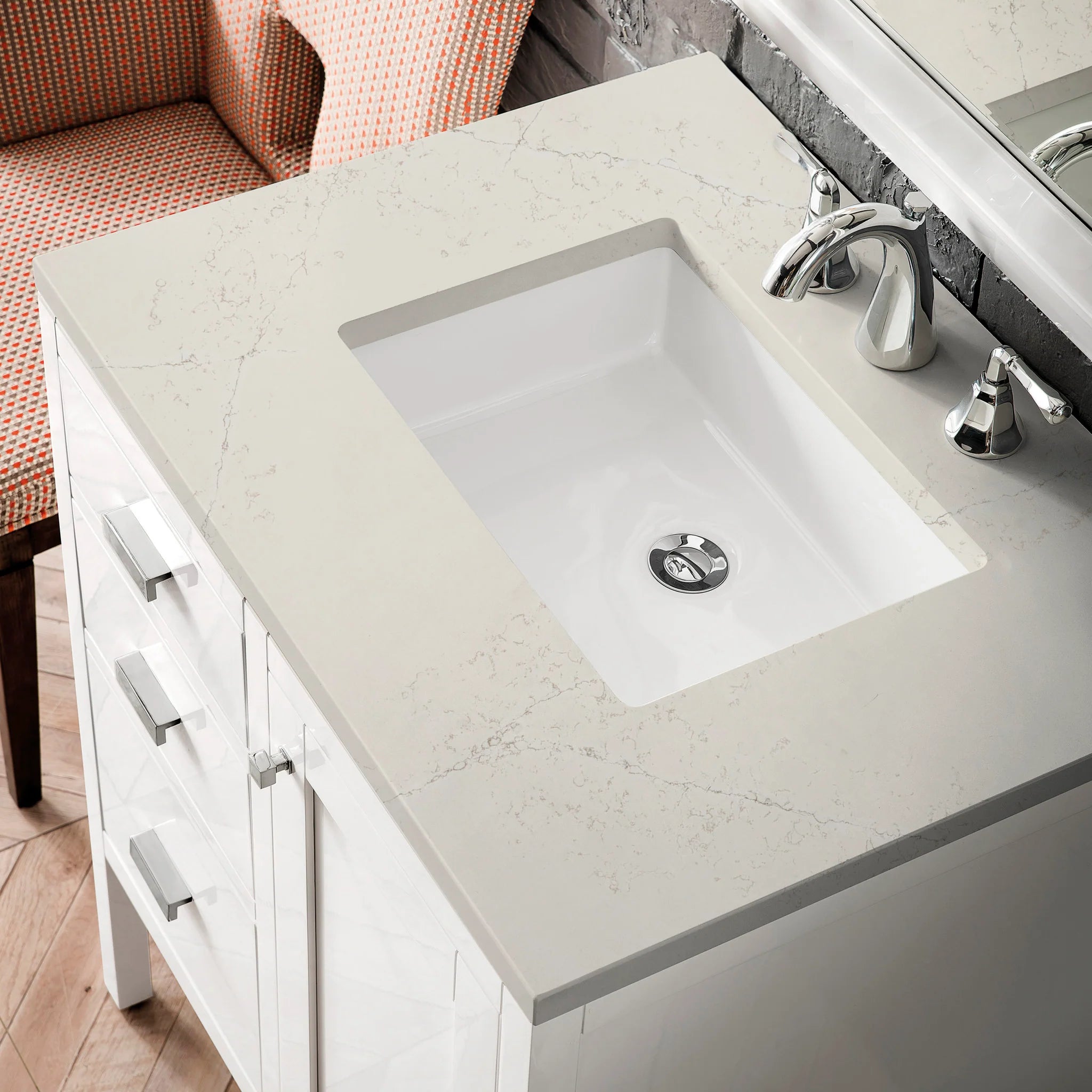 30-addison-single-vanity-cabinet-in-glossy-white-by-james-martin-vanities-e444-v30-gw-siberian-silestone image 3