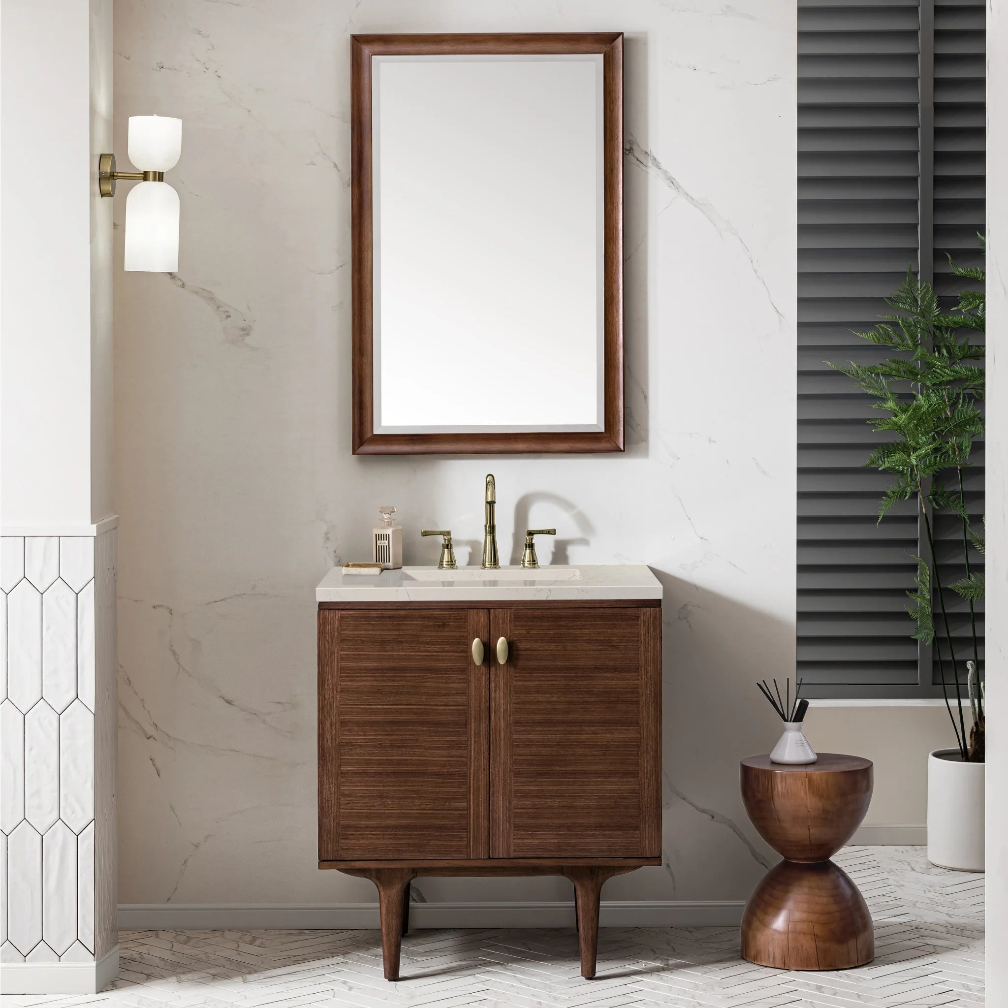 30-amberly-single-vanity-in-mid-century-walnut-by-james-martin-vanities-siberian-silestone image 11
