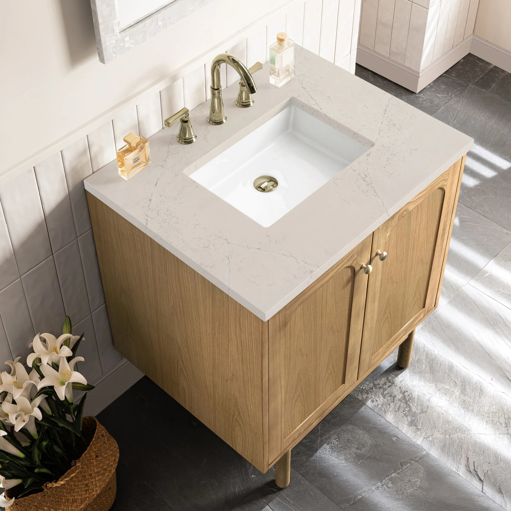 30-laurent-single-vanity-in-light-natural-oak-by-james-martin-vanities-siberian-silestone image 22