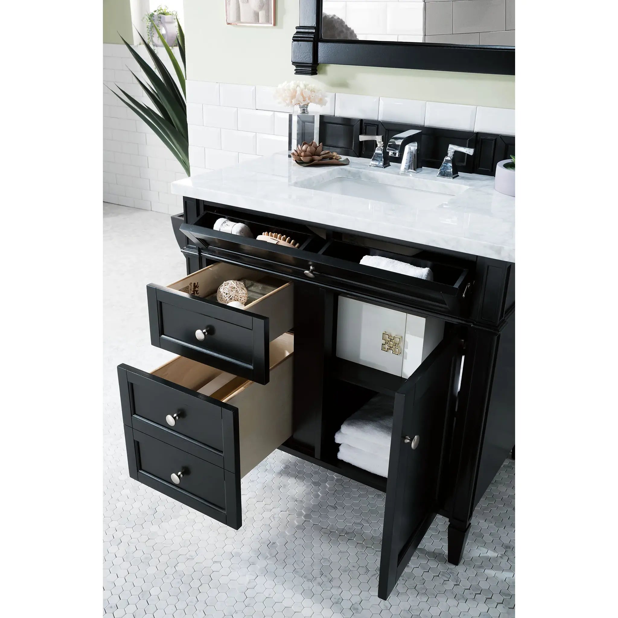 36" Brittany Single Vanity in Black Onyx-Carrara White Marble-8" Widespread image 3