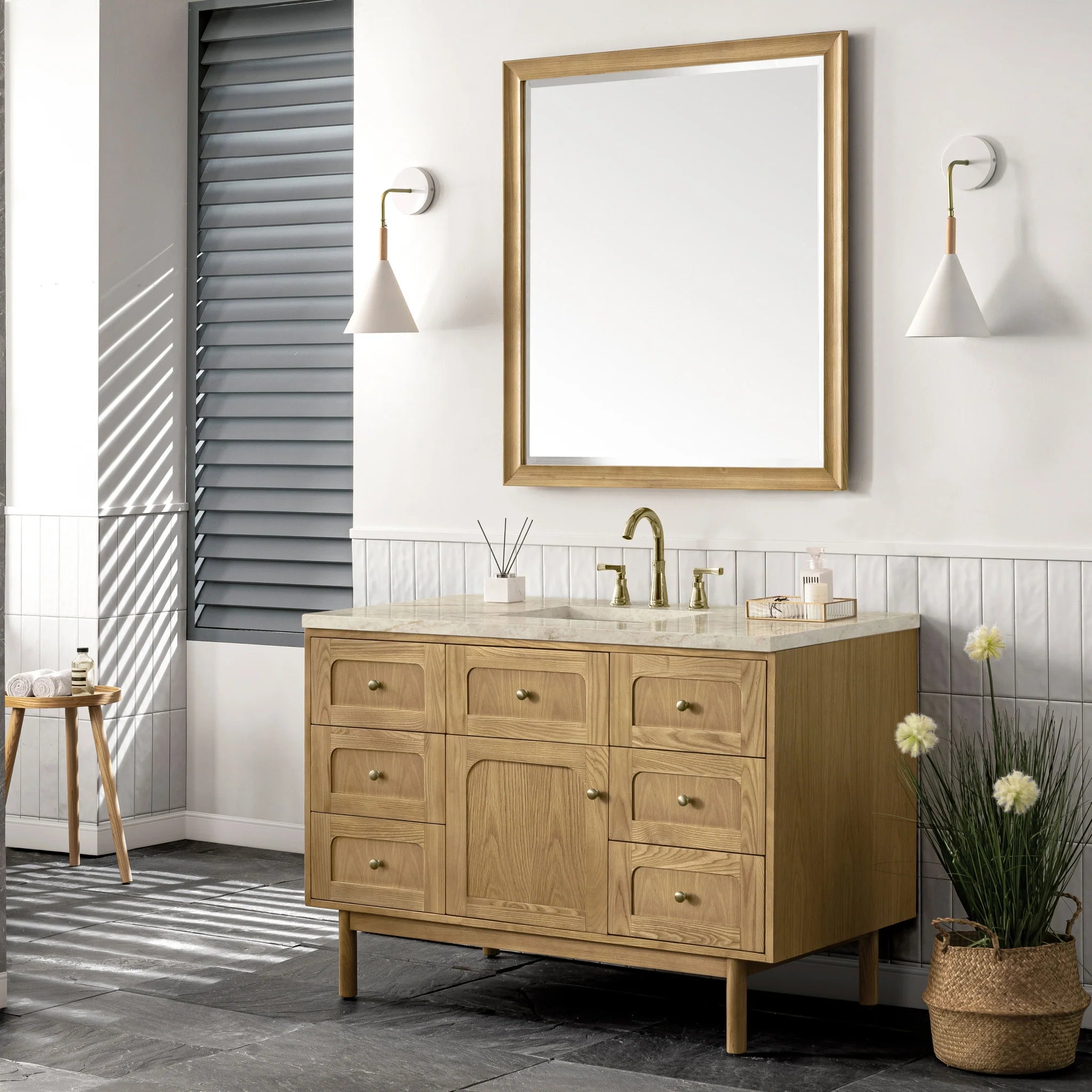 48-laurent-single-vanity-in-light-natural-oak-w-freepower-wireless-charger-by-james-martin-vanities-tajnar-eclos-zero-silica image 16