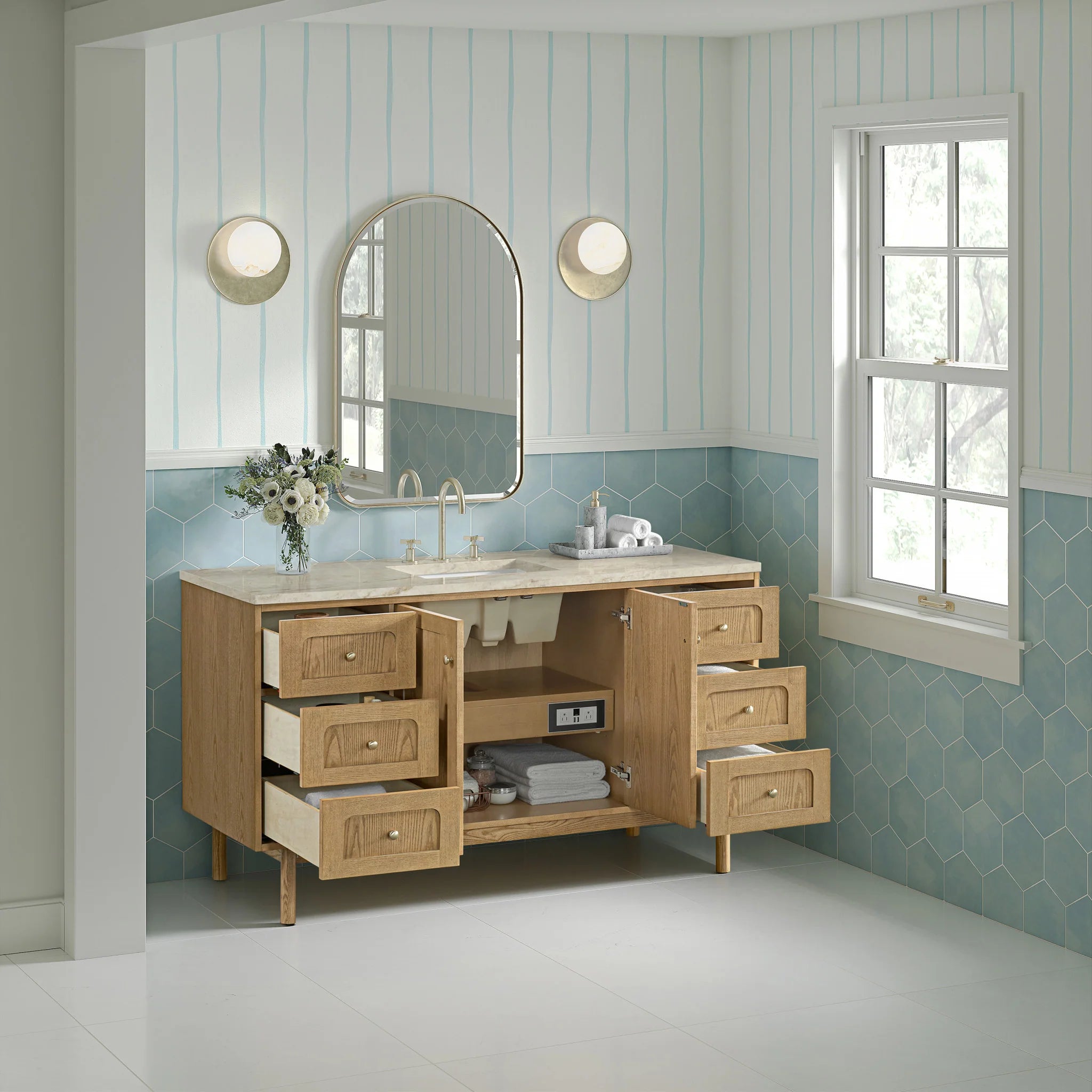 60-laurent-single-vanity-in-light-natural-oak-w-freepower-wireless-charger-by-james-martin-vanities-tajnar-eclos-zero-silica image 15