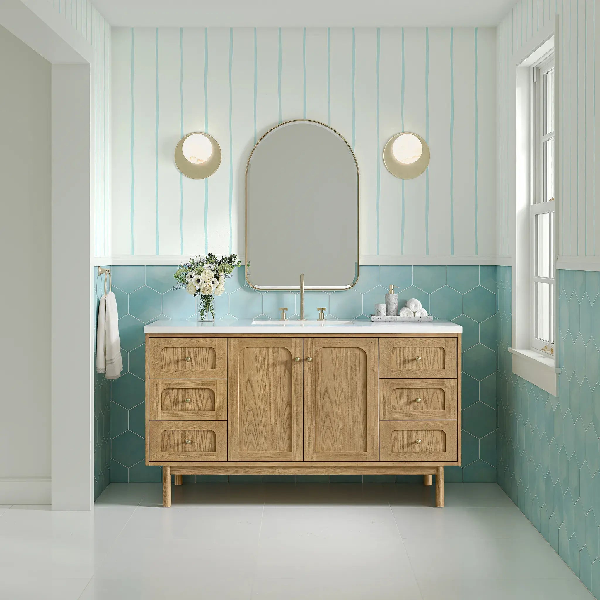 60" Laurent Single Vanity in Light Natural Oak-White Zeus Silestone-8" Widespread image 3