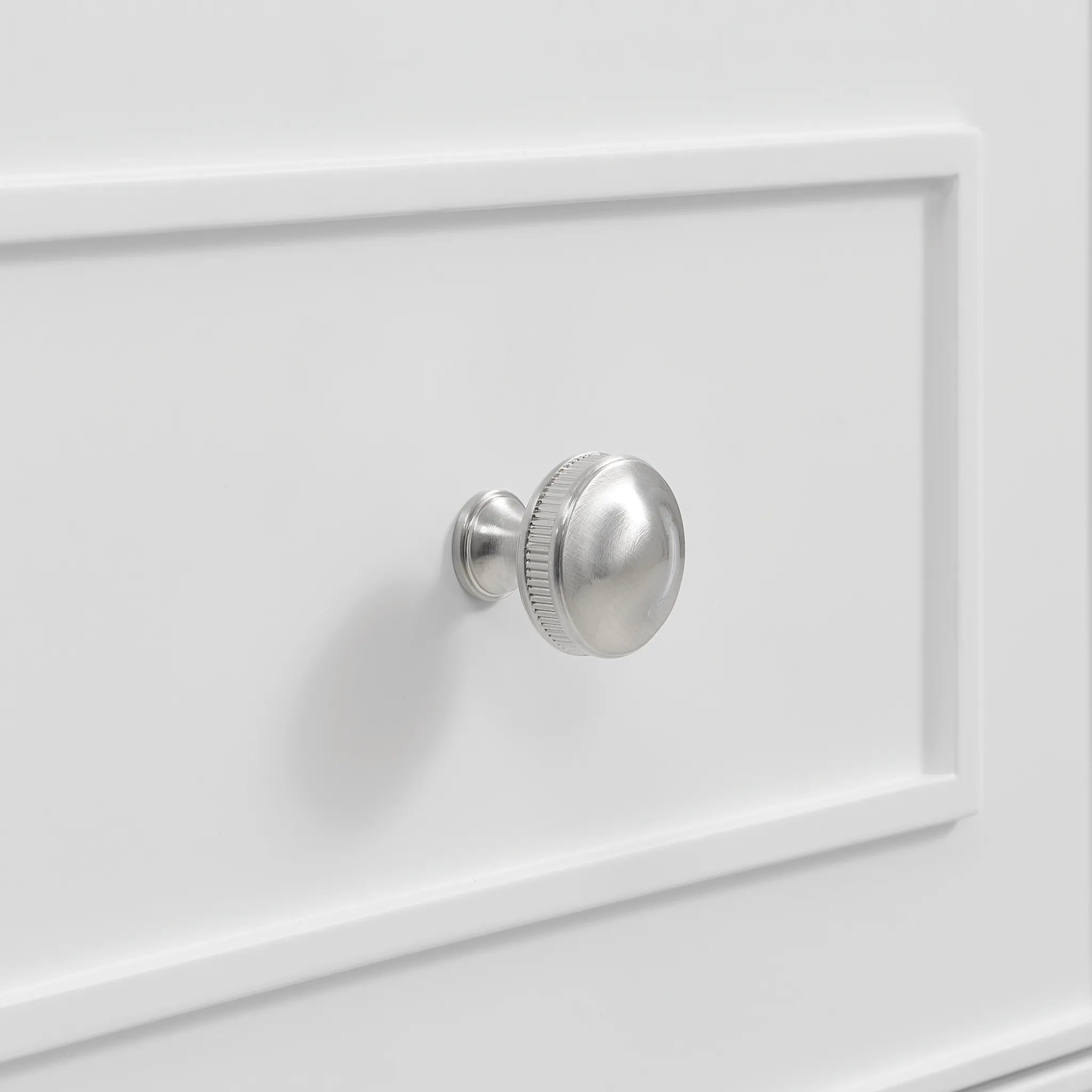 60" Lorelai Double Vanity in Bright White Wireless Charger-Eternal Jasmine Pearl Silestone-8" Widespread image 14