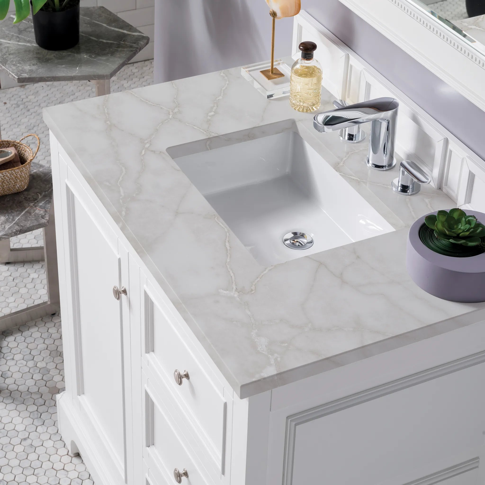 De Soto 36" Single Vanity in Bright White-Victorian Silver Silestone-8" Widespread image 4