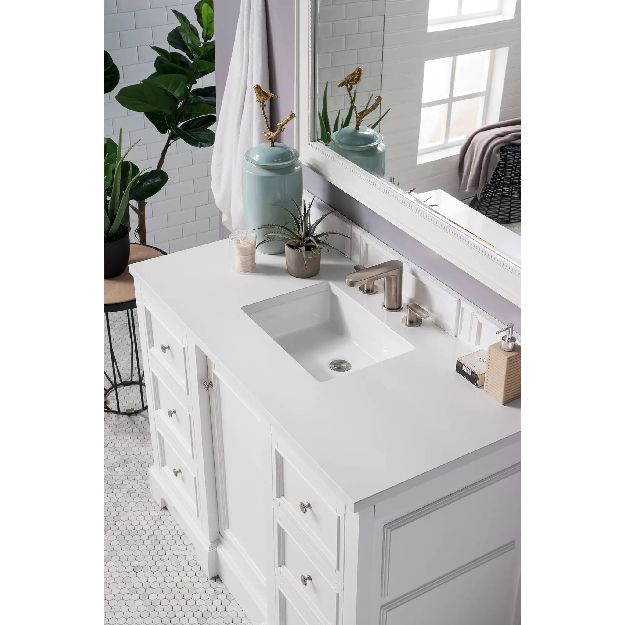 De Soto 48" Single Vanity in Bright White-White Zeus Silestone-8" Widespread image 4
